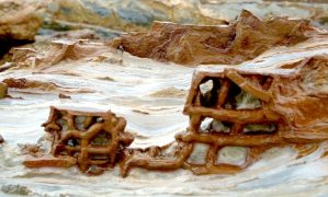 bãi đá Cầu Mỵ – Chiên ngưỡng vách đá socola tại đảo cô tô